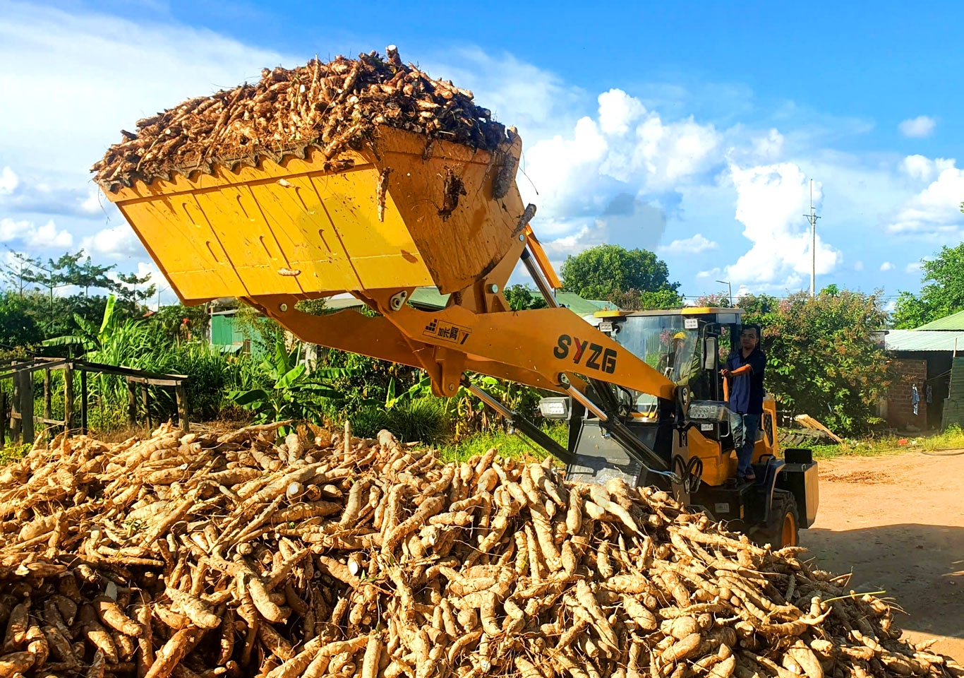 Máy Xúc Lật SYZG T940G: Giải Pháp Đổ Cao 4.6m