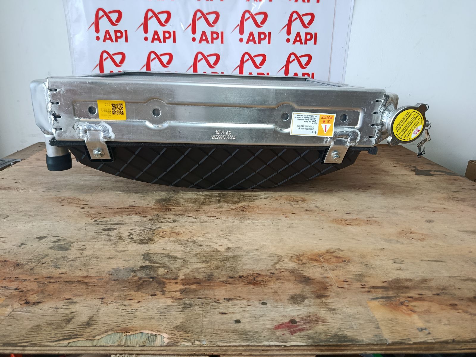 Két nước làm mát cho xe nâng hàng