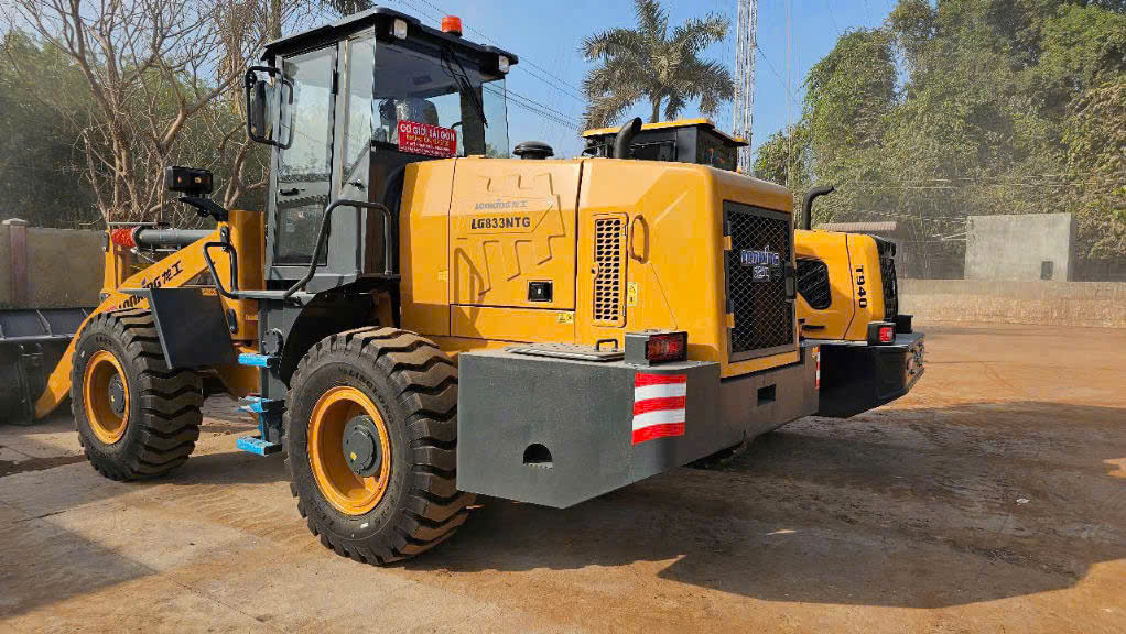 xe xúc lật lonking LG833